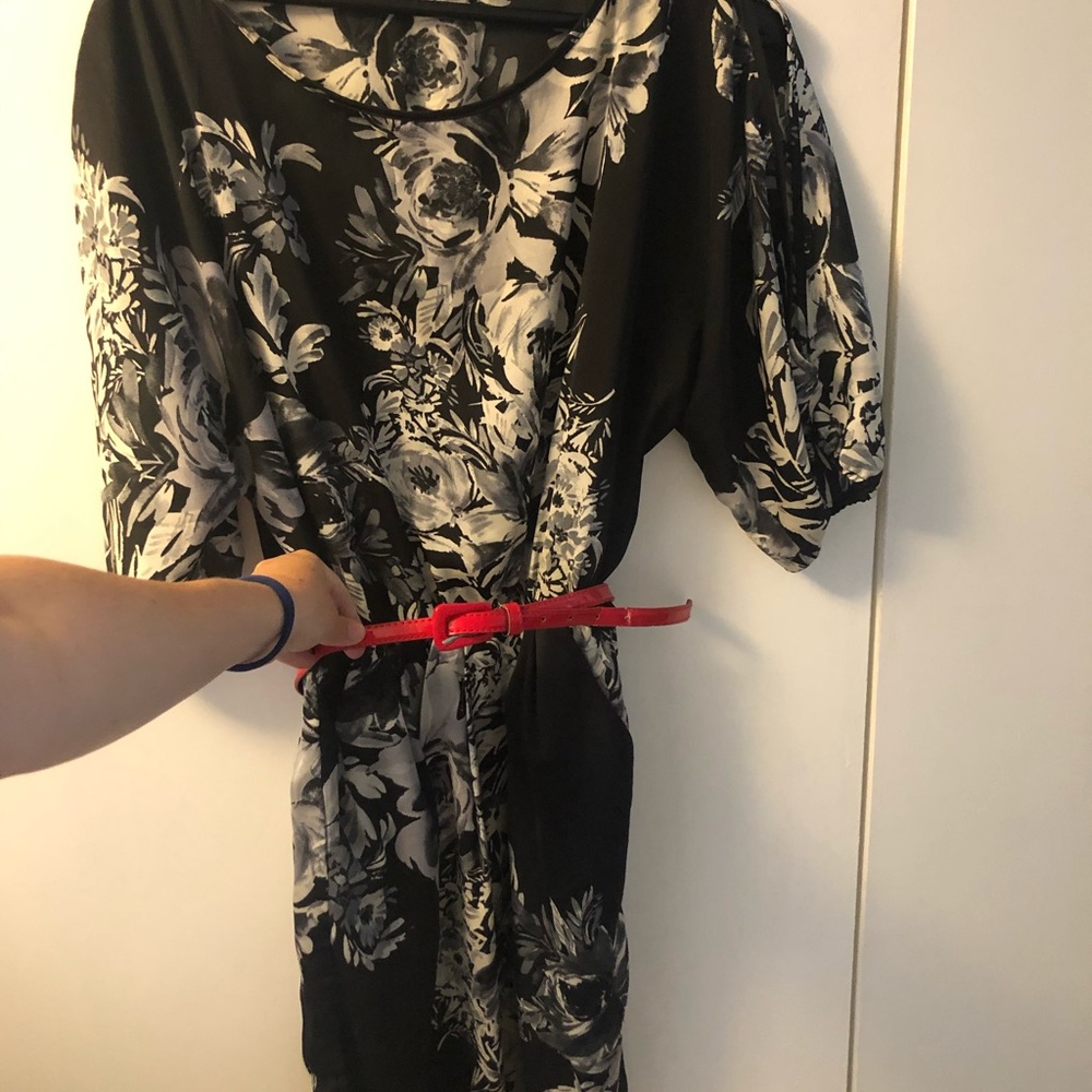 Dress with red belt that unattaches
